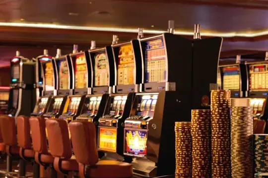 Casibom güncel giriş adresi: slot makineleri ve jeton kuleleri